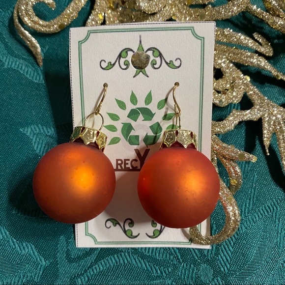🎄New Christmas Bulb Earrings & Necklace Set - Picture 3 of 7